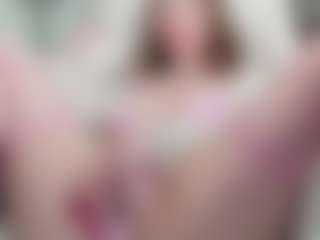 Live cam show with charming-girl - Full Nudity on googirlz