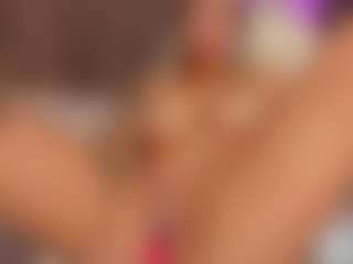 Live cam show with Sarah - Brown Hair Teen (18+) on milfzrlive.com