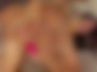 Live cam show with Sarah - Brown Eyes on Camiplay Live