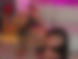Live cam show with Sarah - Brown Hair Teen (18+) on Camsoda