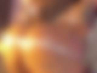 Live-Cam-Show mit Sarah - Tittyfuck auf Camsoda