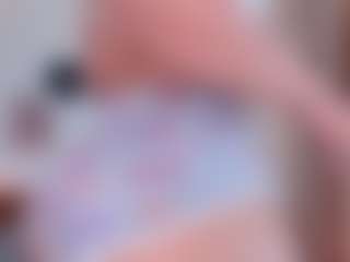 Live cam show with hannajohnsonx - Brown Eyes on Uber Horny