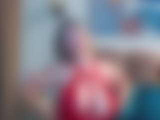 Live cam show with RaisaAllen - Squirt on CamClone