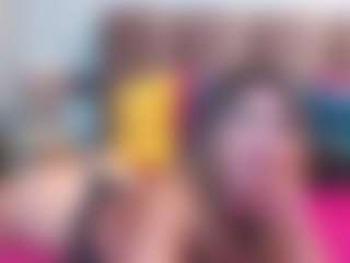 Live cam show with RaisaAllen - Living Room on Camiplay Live