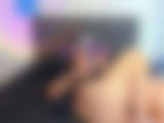 Live cam show with amandaseyfried19 - Living Room on TeamSkeetLive
