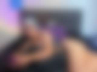 Live cam show with amandaseyfried19 - Middle Aged on Latina Girls