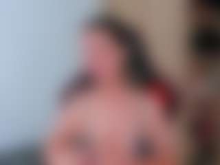 Live cam show with amandaseyfried19 - Brown Hair on studioflirtlive.com