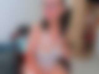 Live cam show with amandaseyfried19 - Striptease on Milfs Live