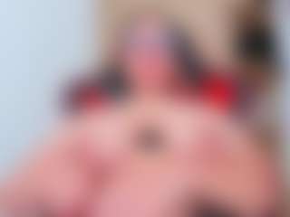 Live cam show with amandaseyfried19 - Living Room on Cam Slut