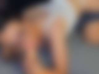 Live cam show with amandaseyfried19 - Brown Hair MILF on Camsoda