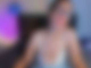 Live cam show with amandaseyfried19 - Curvy Middle Aged on AdultVida.com