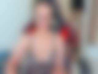 Live cam show with amandaseyfried19 - Living Room on Camsoda