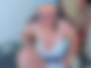 Live cam show with amandaseyfried19 - Brown Hair MILF on crypto-cams