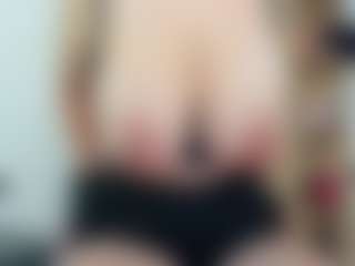 amandaseyfried19 MILF webcam performer live streaming