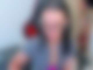 Live cam show with amandaseyfried19 - Middle Aged on camgirlchat.live