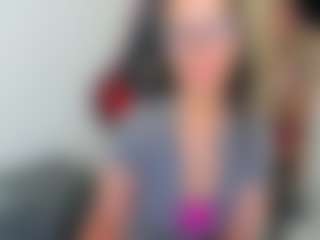 Live cam show with amandaseyfried19 - Brown Hair on SmokeAndPoke