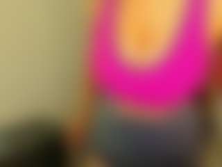 Live cam show with amandaseyfried19 - Middle Aged on Camsoda