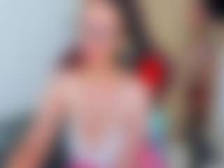 Live cam show with amandaseyfried19 - Living Room on nudelive.tv