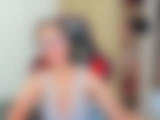 Live cam show with amandaseyfried19 - Full Nudity on Dolls Live