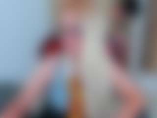 Live cam show with amandaseyfried19 - Living Room on slutload