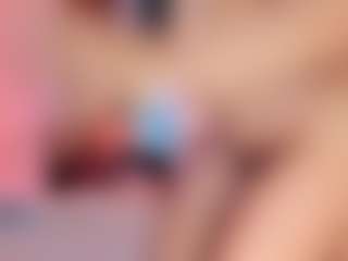 Live cam show with Ameelie - Fingers on chickslive.net