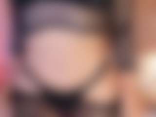 Live cam show with Ameelie - Facial on CamClone