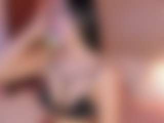 Live cam show with Ameelie - Brown Eyes on Milf Play