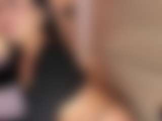 Live cam show with Ameelie - Striptease on SquirtSoMuch