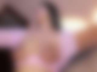 Live cam show with Ameelie - Petite Teen (18+) on Camsoda
