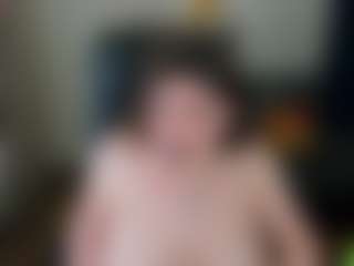 Live cam show with Rose - Brown Hair on chickslive.net