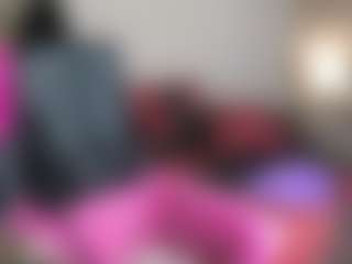 Live cam show with roxalanastar - Middle Aged on Big Tits