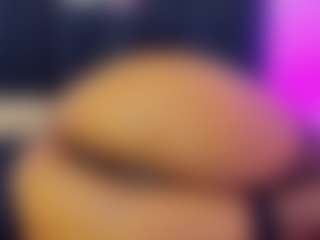 Live cam show with Rose Carter - Public Black on SmokeAndPoke