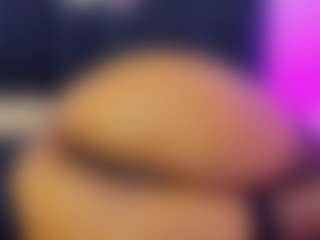 Live cam show with Rose Carter - Bedroom Latina on milfzrlive.com | colombia