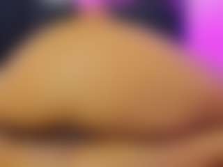 Live cam show with Rose Carter - Public Black on hrnylive.com