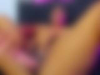 Live cam show with Rose Carter - Bedroom on Camsoda