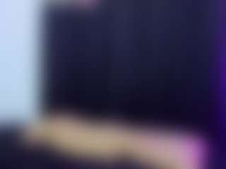 Live cam show with Rose Carter - Public Curvy on Camsoda