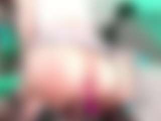 juliana-roble's Live Sex Cam Show