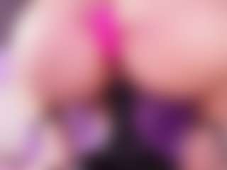 emyli_sw's Live Sex Cam Show
