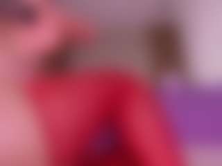 Live cam show with emyli_sw - Latina on CamwithHer | colombia