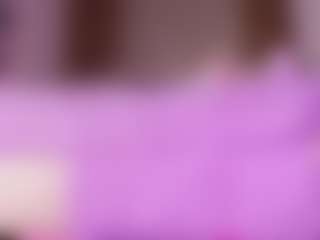 Live cam show with emyli_sw - Curvy on CamwithHer