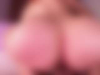 Live cam show with emyli_sw - Lush on Gym Cam Girls