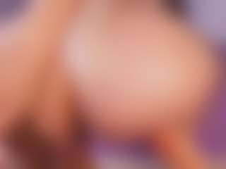 emyli_sw's Live Sex Cam Show
