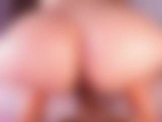 emyli_sw's Live Sex Cam Show