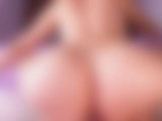 emyli_sw's Live Sex Cam Show