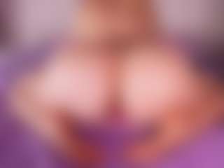emyli_sw's Live Sex Cam Show