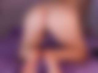 emyli_sw's Live Sex Cam Show