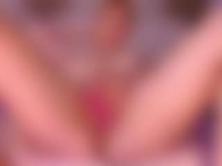 Live cam show with emyli_sw - Dildo Or Vibrator on Uber Horny