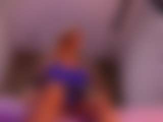 Live cam show with emyli_sw - Dildo Or Vibrator on SxyPornLive