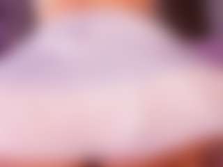 Live cam show with emyli_sw - Fingers on Stripli.com