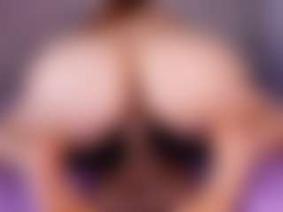 emyli_sw's Live Sex Cam Show